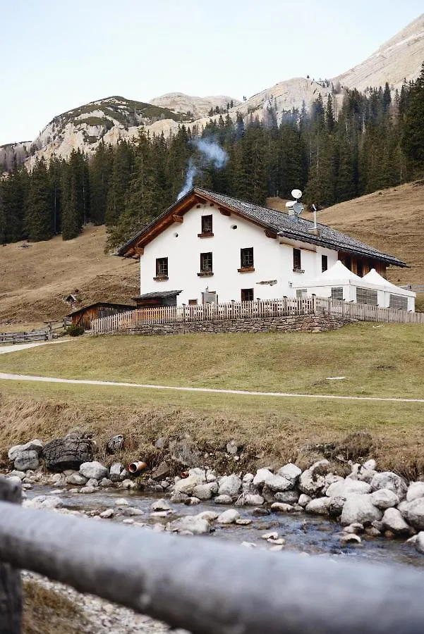 Villa Rifugio Malga Ra Stua à Cortina dʼAmpezzo Lodge